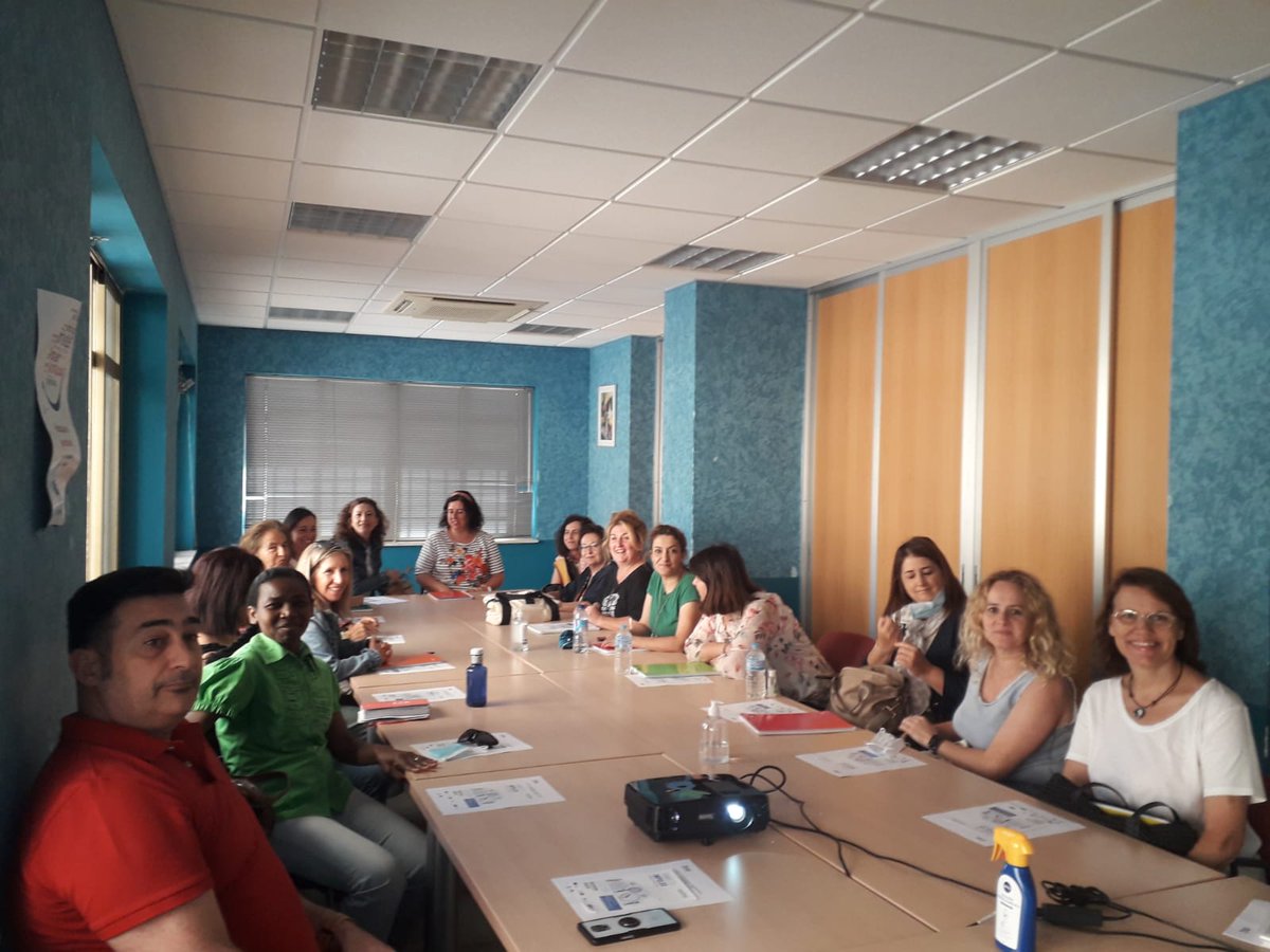 Seguimos impulsando el empleo y el emprendimiento entre las personas desempleadas en situación mas vulnerable. Hoy lo hacemos en #Sanlucardebarrameda con <a href="/AytoSanlucar/">Ayuntamiento de Sanlúcar de Barrameda</a> <a href="/AnaSumariva/">Ana Sumariva</a> <a href="/CEPES2/">CEPES</a> <a href="/iedtcadiz/">iedtcadiz</a> <a href="/diputacioncadiz/">Diputación de Cádiz</a> <a href="/Acontraelhambre/">Acción contra el Hambre España</a>