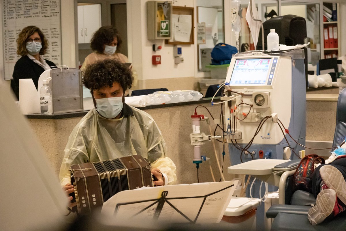 HospitalTango's tweet photo. Estos meses de mayo y junio han sido muy intensos para Hospital Tangó, junto a un grupo de profesionales del área de la salud, psicólogos y con el apoyo de @Diaverumuruguay hemos iniciado una investigación que permita determinar los beneficios de la música en los pacientes. https://t.co/OT6UhRLsCy