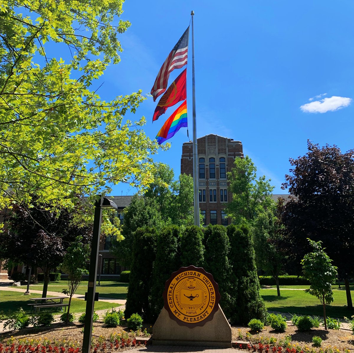 CMU Softball (@cmusoftball) on Twitter photo On the last day of Pride Month, we want you to know that we at CMU Softball see you! Not only this month, but every month. Be you. Accept each other. Live authentically. 
#FireUpChips ๐ฅ โฌ๏ธ On the last day of Pride Month, we want you to know that we at CMU Softball see you! Not only this month, but every month. Be you. Accept each other. Live authentically. 
#FireUpChips ๐ฅ โฌ๏ธ