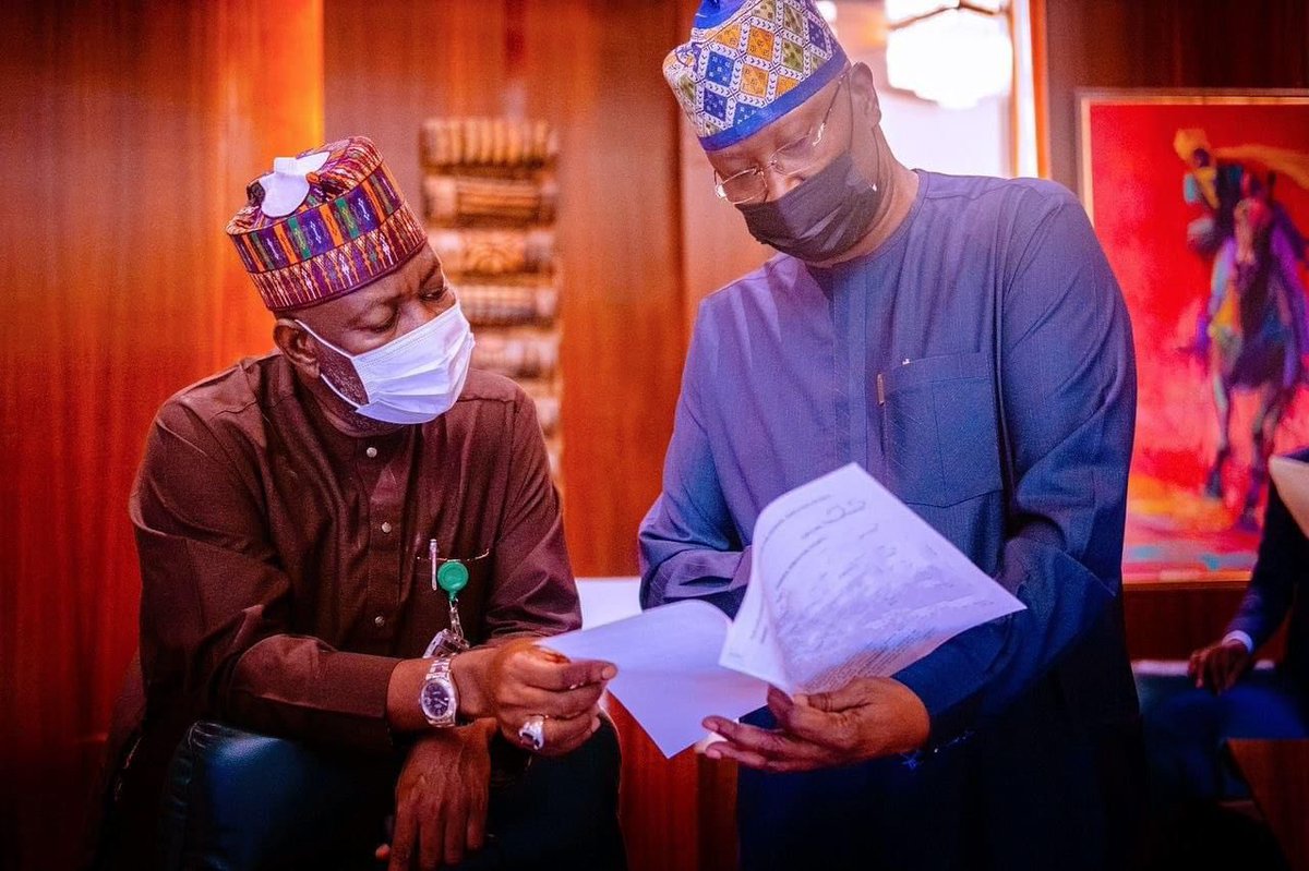 Engr_A_D_A's tweet photo. At this week’s #FEC Meeting with @OfficialOSGFNG @tundefashola @ClemAgba
#PowerMinister
#PowerNigeria
#Power4All https://t.co/C7iSplyWGL