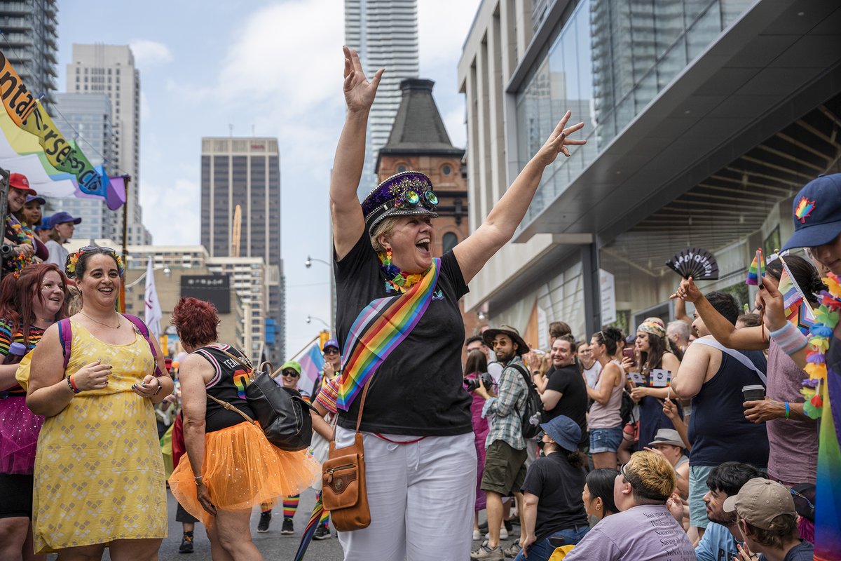 ontarionurses's tweet photo. Thank you to all the health-care professionals across Ontario who helped to celebrate #Pride2022 in your local communities, and a special thanks to ONA Members who joined our march in the Toronto Pride Parade this past weekend. It was fantastic to be #OutAgain together! https://t.co/aa0n7oIEzi