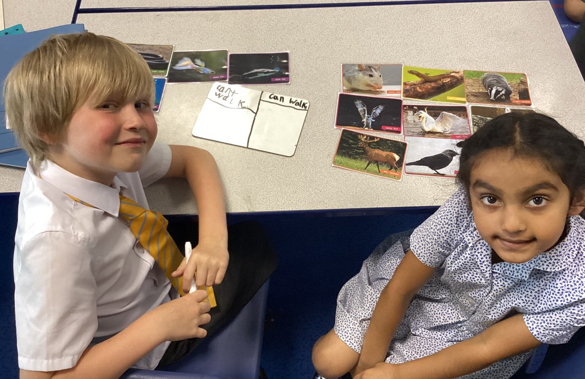 StainesPrepYr1's tweet photo. #StainesPrepYear1 thought about how we could sort out animals. These are some of the ideas that we came up with. We then learnt about 5 animals groups - mammals🐄, amphibians🐸, reptiles🐢, fish🐠 and birds🦉. #StainesPrepScience #StainesPrepLearn https://t.co/tLnHkjK2Su