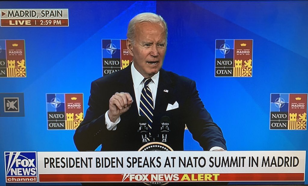 …#JoeBiden confonde Svezia e Svizzera e ci dà il benvenuto nella #NATO e poi si corregge “My goodness… I’m getting really anxious about expanding NATO…”