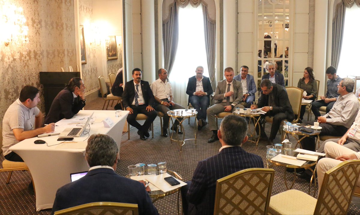 Yönetim Kurulu Başkanımız Sn. Memet Aslan "Van'ın Geleceği Çalıştayı"na katıldı. Sanayi ve Teknoloji Masası'nda yer alan Başkanımız Sn.<a href="/memetaslanOSB/">Memet Aslan</a> , İlimiz sanayisinin genel durumu ve OSB’mizin gelişmesi için yapılması gerekenler hakkında önerilerde bulundu.