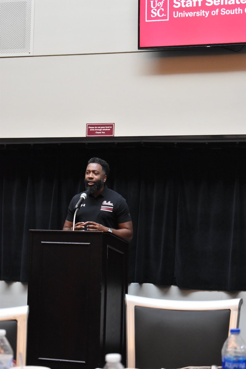 uofsc_oce's tweet photo. @JRWilliams415 had the opportunity to speak with @UofSCStaffSen during their orientation. https://t.co/VQxK5CBcjZ