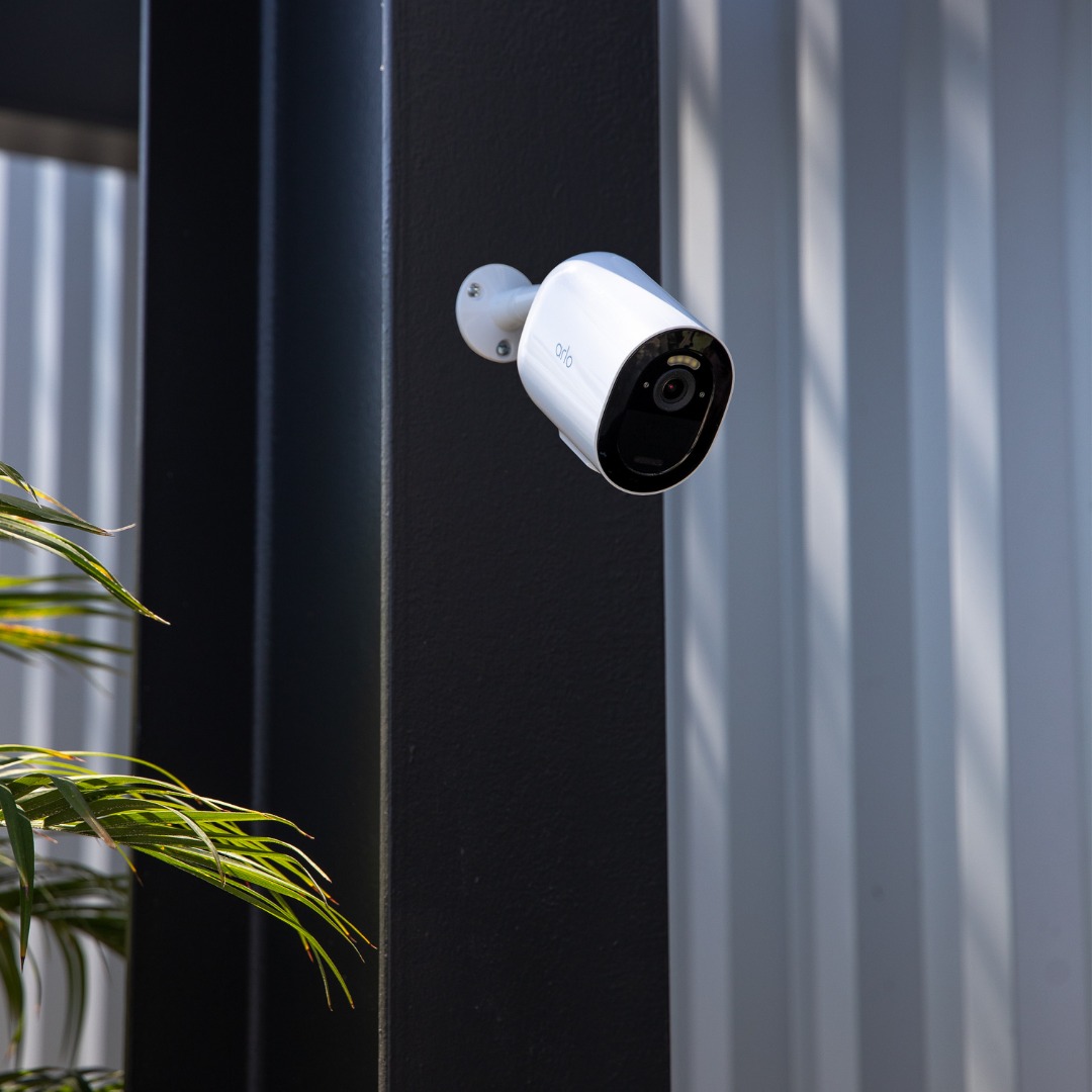 Arlo Essential XL WiFi Security Camera

Get essential security features with our easy-to-use outdoor security camera. 100% wireless and weatherproof, the camera sets up in minutes and gives you 365 days of protection on a single charge.

More info at: bit.ly/3bF6WAZ