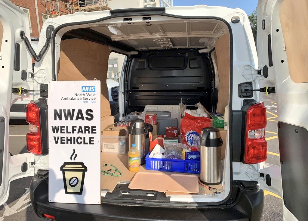 NWAmb_NikS's tweet photo. Paul has done some fab work since becoming a #CFR. As well as being prepared&amp;willing to respond to patients in his community, he staffed the #TreatTruck outside ED at @CIC_Trauma many times last year - his #HotChocs were highly coveted by the @nwamb_Cumbria crews! 
Thanks Paul 🌟 https://t.co/fUL0JWWuAJ