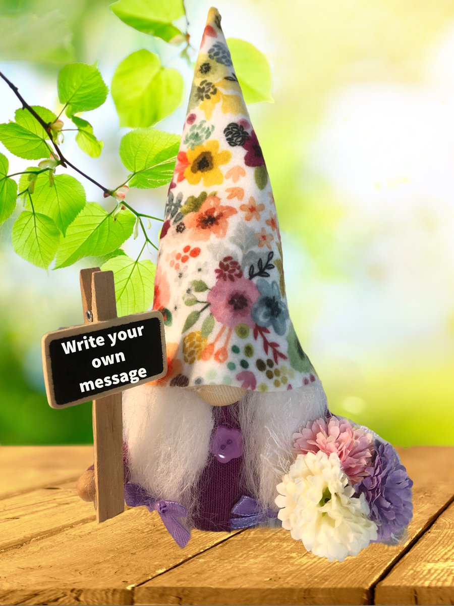 ParadisePebbles's tweet photo. Flower gnomes at: https://t.co/LDWzJZt6jW 
#gift #gnome #gonk #thankyou #teacher #teachers #gnomes #gonks #notjustforchristmas https://t.co/xc9lt0rBET