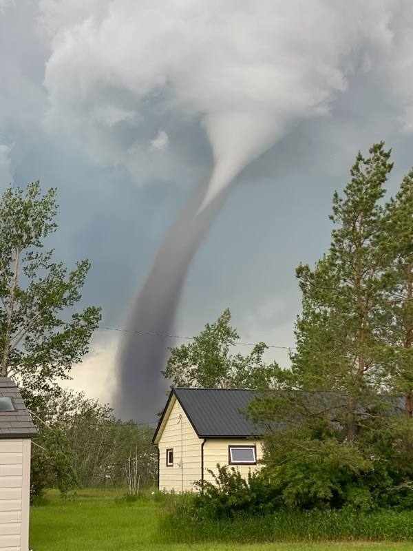 Johanna Wagstaffe on Twitter "Incredible capture of the Foam Lake, SK