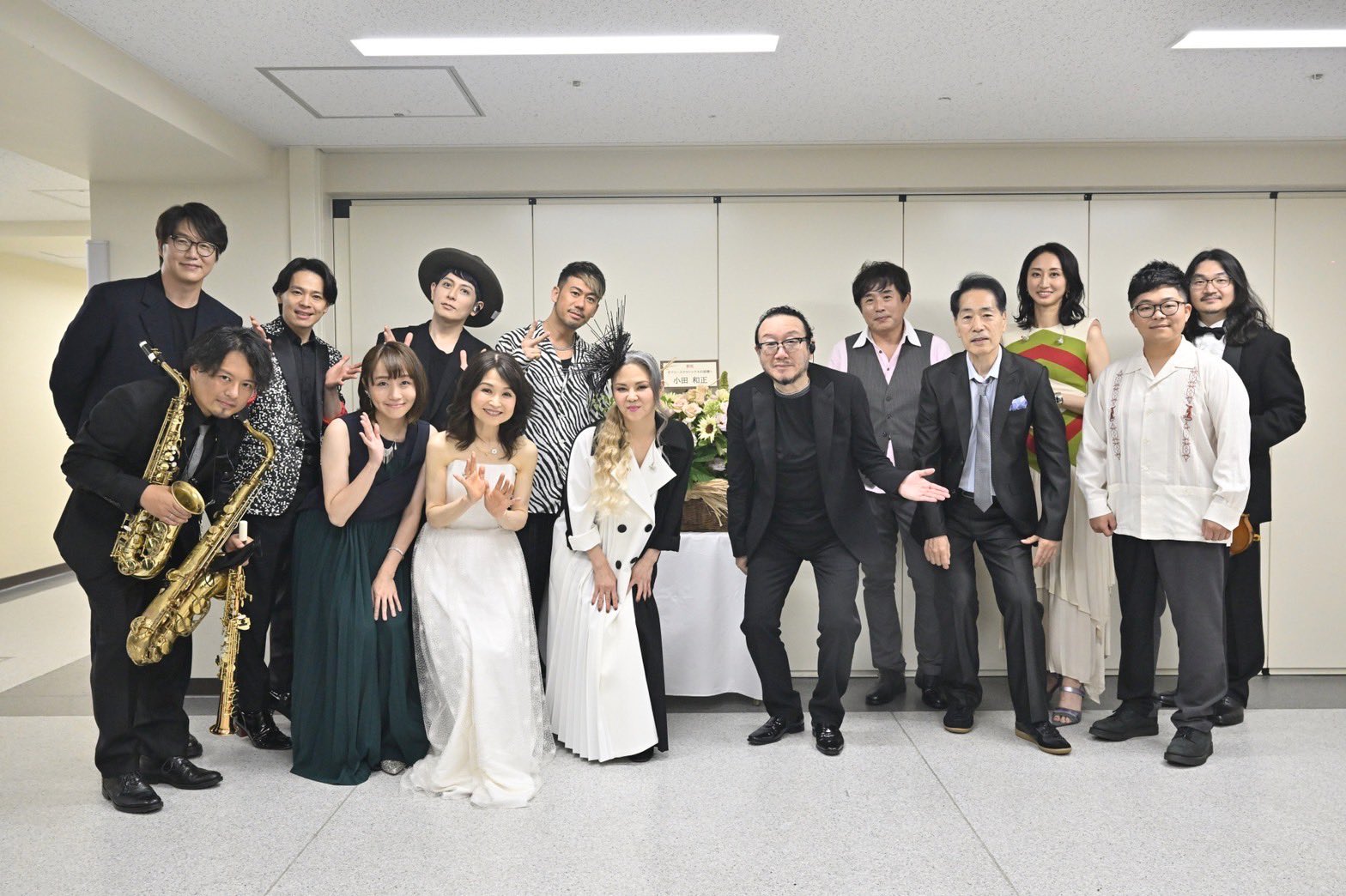 矢井田瞳 Yaiko 集合写真です オフコース 伝説の武道館ラストから40年 同じ日に同じ場所でオフコースの音楽が鳴り響きました そんな大切な一日に参加できてとても光栄です 稲垣潤一 辛島美登里 Chemistry さかいゆう 佐藤竹善