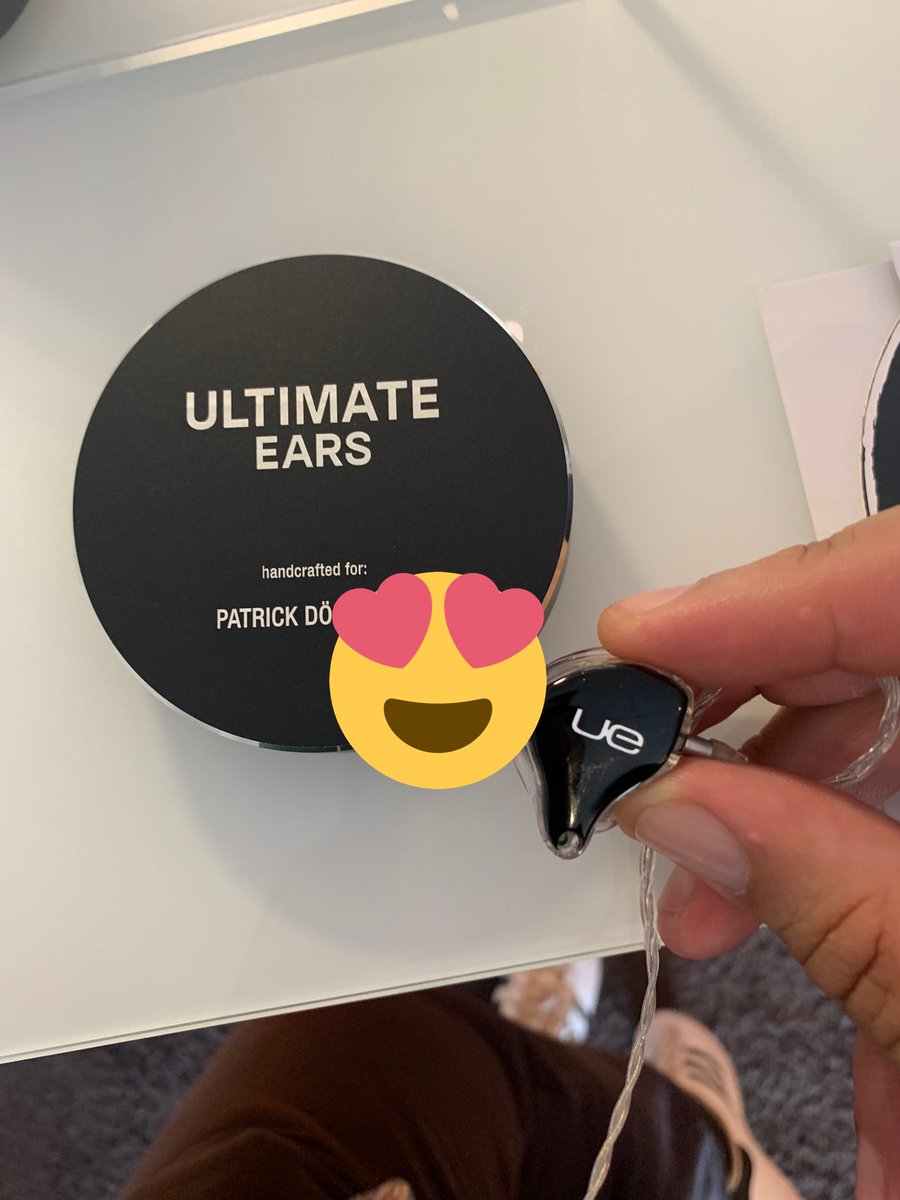Recommandeux's tweet photo. JAAAAAAA EEEEENDLICH SIND SIE DAAAAAAAAA. Meine Costum in Ear Kopfhörer #IuseUE #UltimateEarsPro https://t.co/mrb09dYFeS