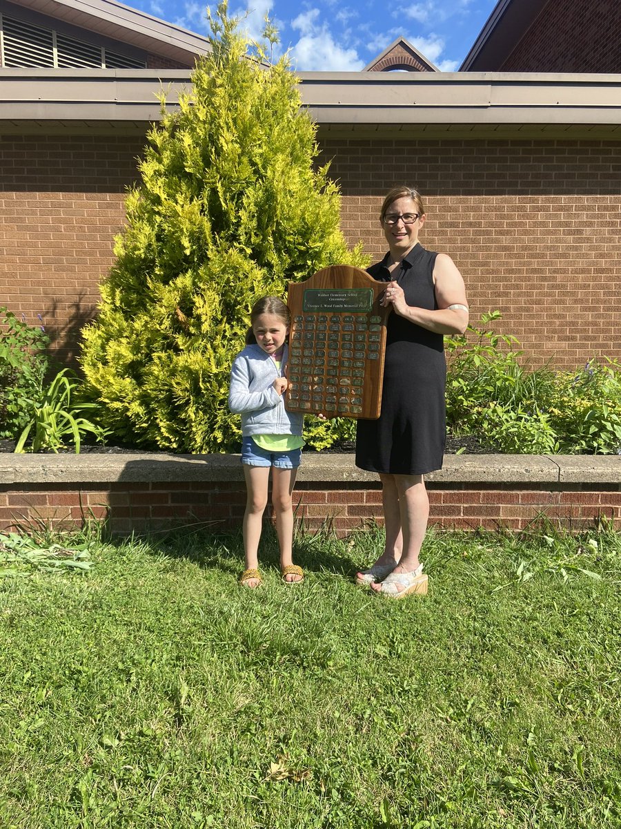 Annually one student from every grade level is chosen for the Citizenship Award. #hardwork #elementaryschool #proud <a href="/AVRCE_NS/">Annapolis Valley Regional Centre for Education</a> 🐺💚💛