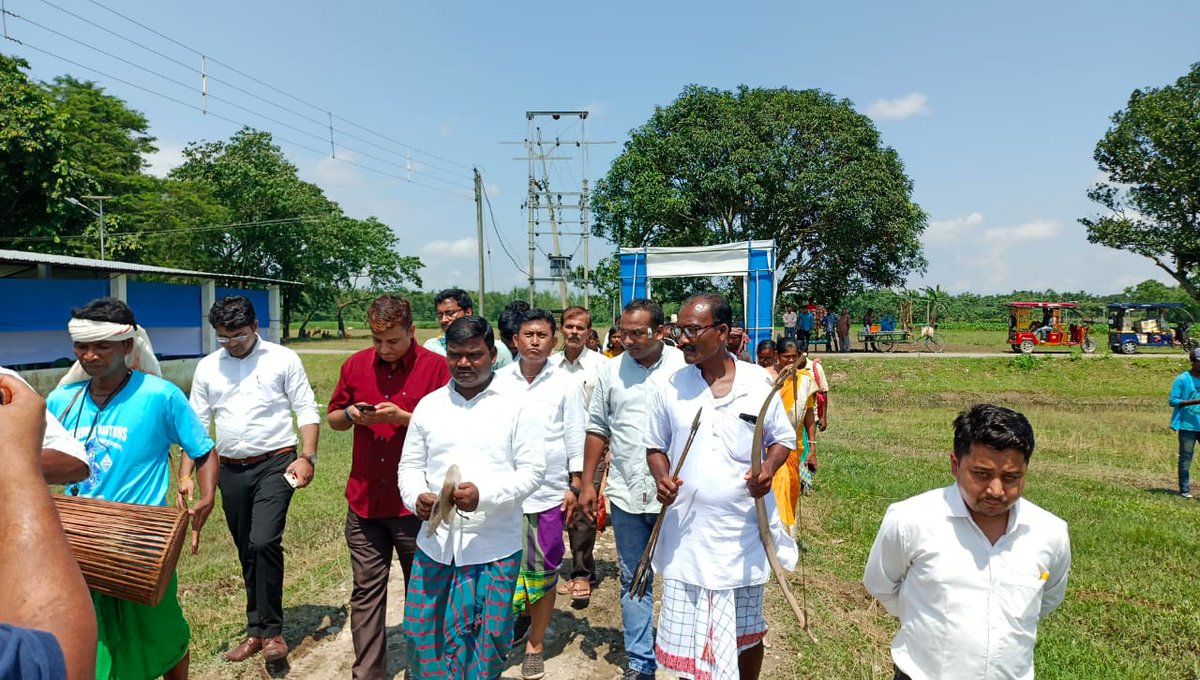 AITCAPD's tweet photo. आज अलीपुरद्वार जिला के दो नंबर  ब्लॉक में मणिनीय मुख्यमंत्री @MamataOfficial के अनुप्रेरण और @AlipurduarDm के सहयोग से #हूल_दिवस का आयोजन भव्य तरीके से किया गया।
@AITCofficial @BanglarGorboMB @abhishekaitc @sayani06 @iSurendraMeena @SabhadhipatiAPD @MridulGoswamiAp @SPAlipurduar https://t.co/sR7TTSP7FB