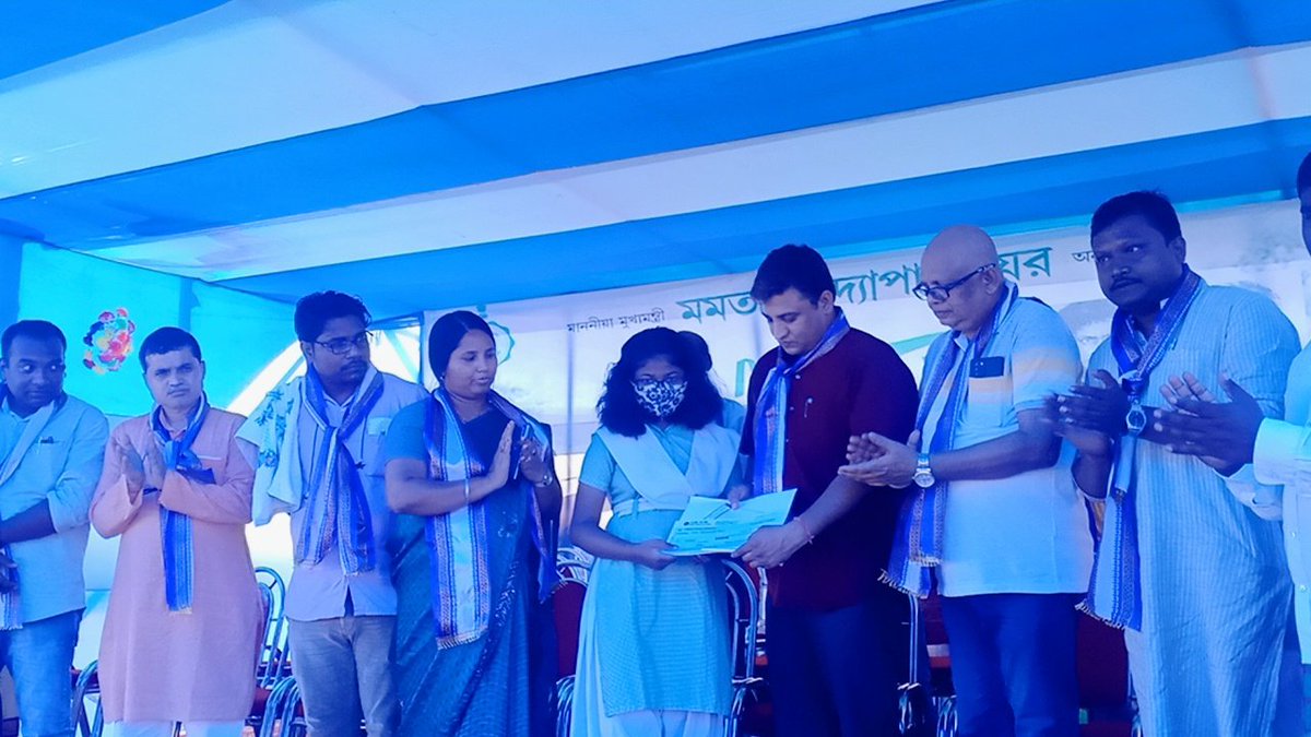 AITCAPD's tweet photo. आज अलीपुरद्वार जिला के दो नंबर  ब्लॉक में मणिनीय मुख्यमंत्री @MamataOfficial के अनुप्रेरण और @AlipurduarDm के सहयोग से #हूल_दिवस का आयोजन भव्य तरीके से किया गया।
@AITCofficial @BanglarGorboMB @abhishekaitc @sayani06 @iSurendraMeena @SabhadhipatiAPD @MridulGoswamiAp @SPAlipurduar https://t.co/sR7TTSP7FB