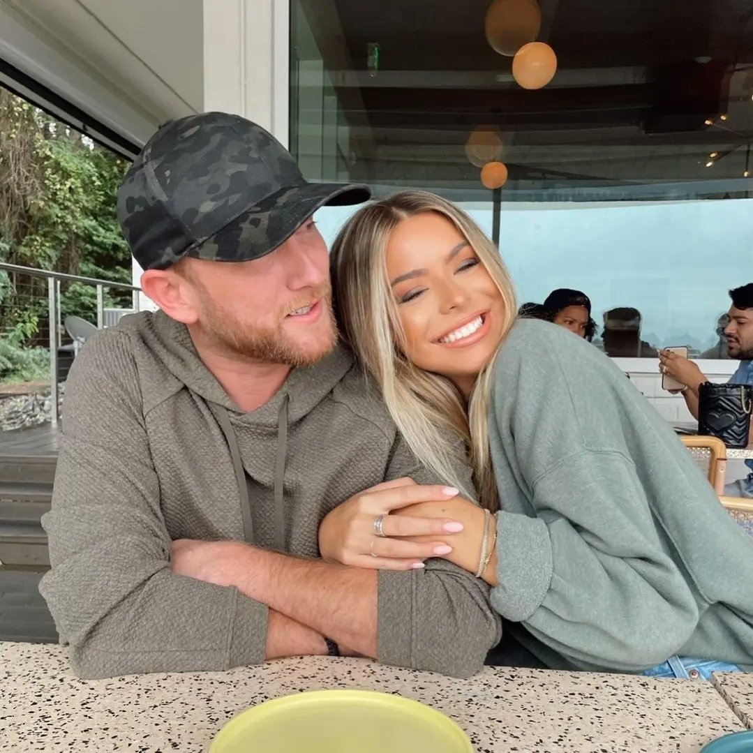 drownyourmemory's tweet photo. 🎂 | Happy Birthday Cole‼️🎉🥳 Hope you have a great birthday! Don't forget to go Down To The Bar!😉😅 Cheers 🍻 @ColeSwindell #ColeSwindell #FanPage https://t.co/EgO3OZ5ILU