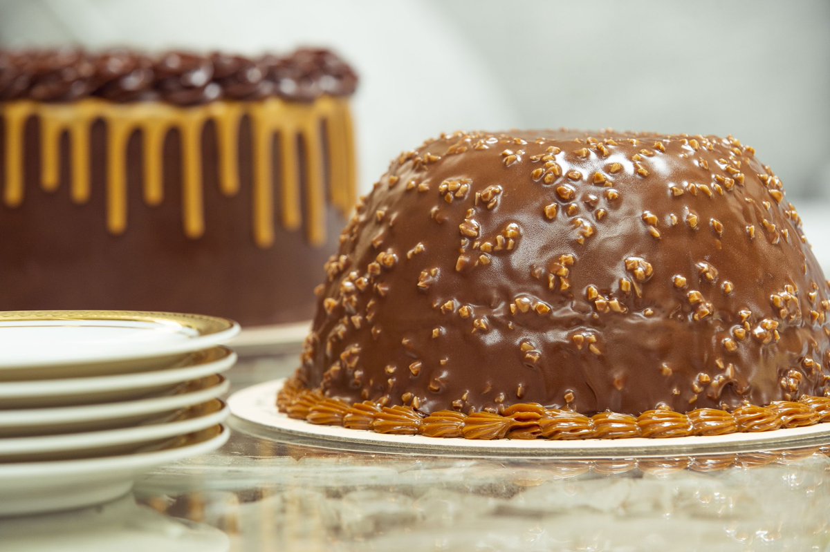 Get your weekend necessities ready 💪🏼

جهزوا عدة الإجازة 💪🏼

#ServeBakery #Cake #Weekend #Yum #Dessert #Chocolate #Indulge #سيرڤ #الكويت #مخبز #حلو