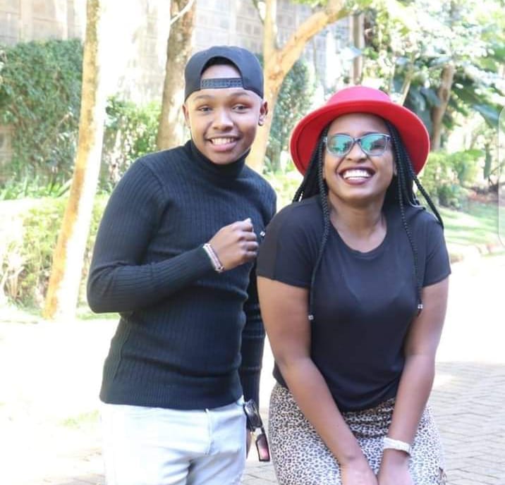 GichichioTv's tweet photo. Ni Ùndù ùrìkù muuru ùrì watùngana nagùo uhetwo Lift ya ngari?
@ShiiKabaya 
@DJRIQUEWAYNE 
#ShiiNaWayne
#KwenyuraKwenyura https://t.co/LuEONSVsJo