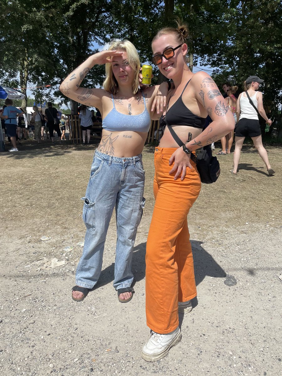 0ver 100 rygere, snusere og dampere er du henvist til rådgivning efter festivalen. Utrolig mange ønsker hjælp og de er meget taknemmelige for Tobaksindsatsen i Region Sjælland er der. Vi får både kram og håndtryk når de er henvist. 🚭💪 👏
#kb #Roskildefestival #dns #stoplinien