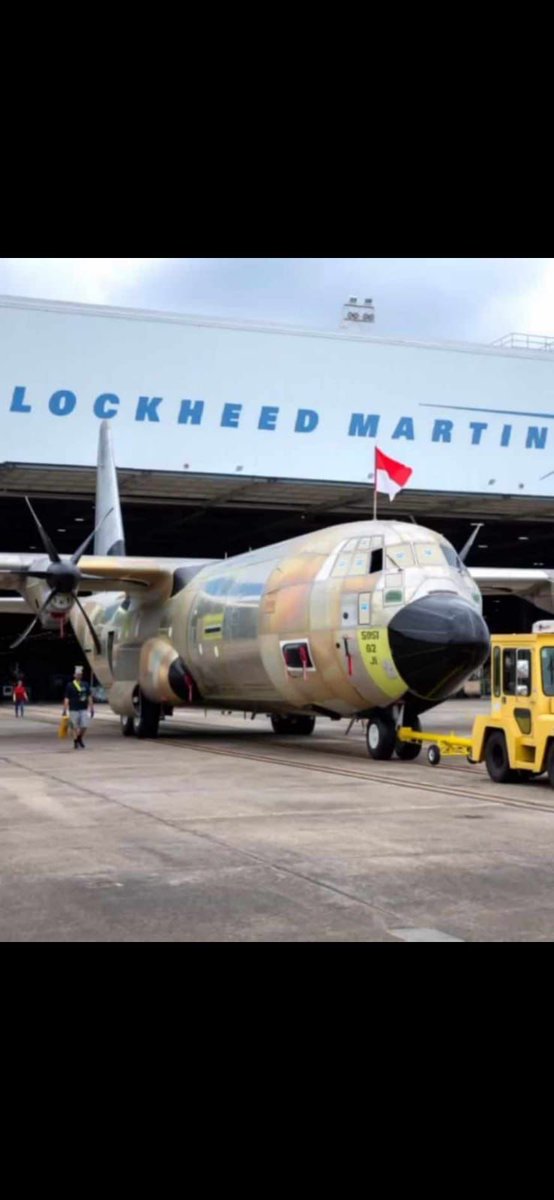 giojaifojsiada's tweet photo. First Indonesia Air Force C-130J rolling out https://t.co/0Vi2COTidz
