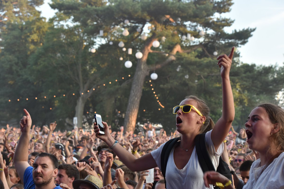 💃 Si vous avez envie de danser ou d'écouter de la musique live cet été, profitez de la magnifique programmation des différents festivals normands !
😎 Retrouvez la page dédiée à ces grands rendez-vous sur le site de @Normandie Tourisme ➡️normandie-tourisme.fr/les-festivals-…