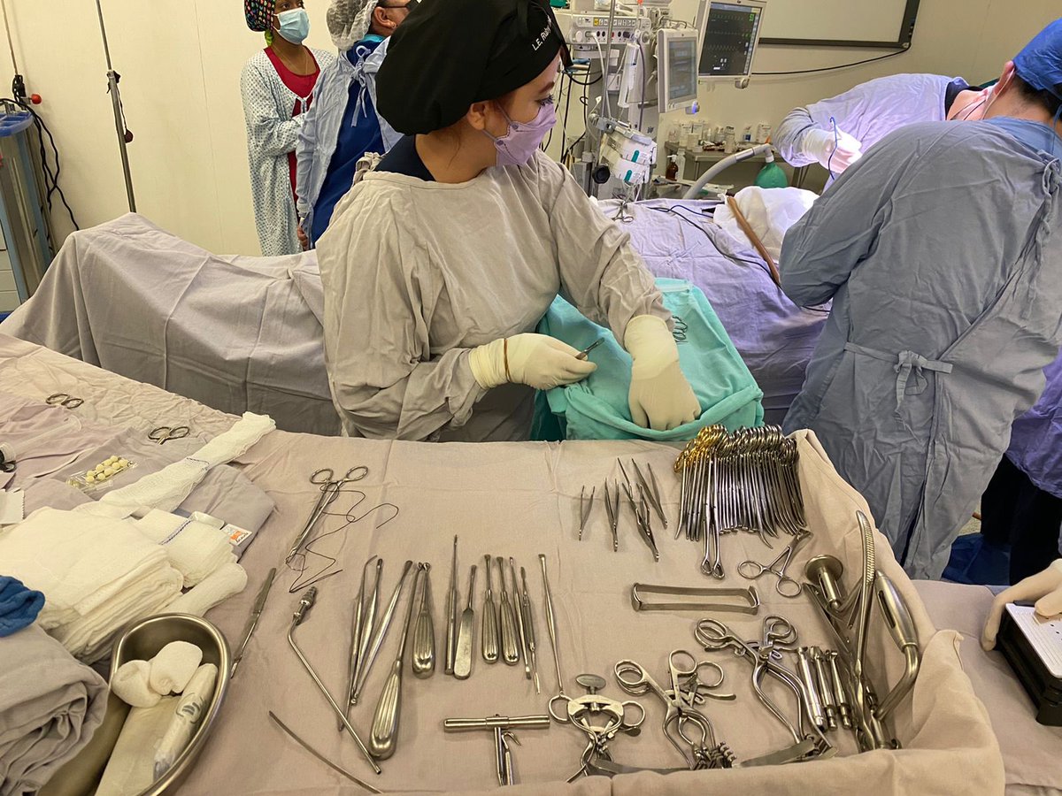 Ruby__Camacho's tweet photo. Echándole ganas a ala vida para que anden diciendo, aparte de bonita trabajadora y exitosos! 🏥🫶🏼 https://t.co/dSzSmISV6V