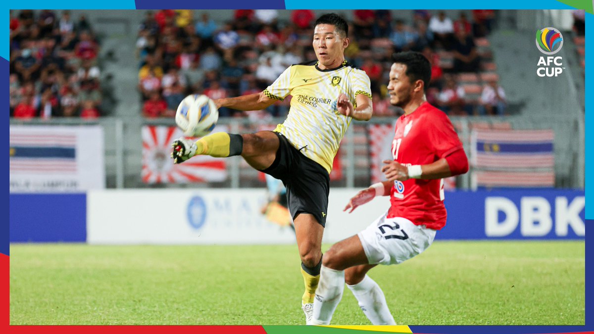 TheAFCGL's tweet photo. ⏰ FT | 🇲🇾 KL City 2️⃣-1️⃣ Tampines Rovers 🇸🇬 

Captain Paulo Josue leads his team towards the win in #AFCCup2022 Group H and a place in the ASEAN Zonal semi-finals!

 #AFCCup2022 | #KLCvTAM https://t.co/l2haCo3K0Z
