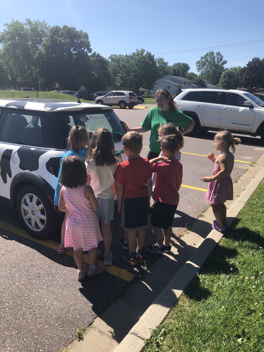 To wrap up #junedairymonth we MOOved around the county to attend the <a href="/BankOfPdS/">Bank of PdS</a> June Dairy Day event and to visit the Kid Stop Summer Program. Mini enjoyed sharing dairy trivia with the kids and continuing to advocate for the dairy industry!