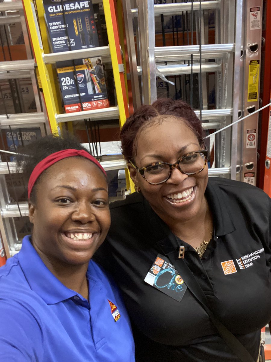 LatishaChicago's tweet photo. Great Day working with Che Met Sup at HD Southlake!! Conversation was easy as this “We can’t read the boards upside down 🤷🏾‍♀️🤣” Che was like ‘Say no more’ @Monica_Lindsey1 #SikaProSelect #Rmax ✅✅ https://t.co/7RgEI6qSnn