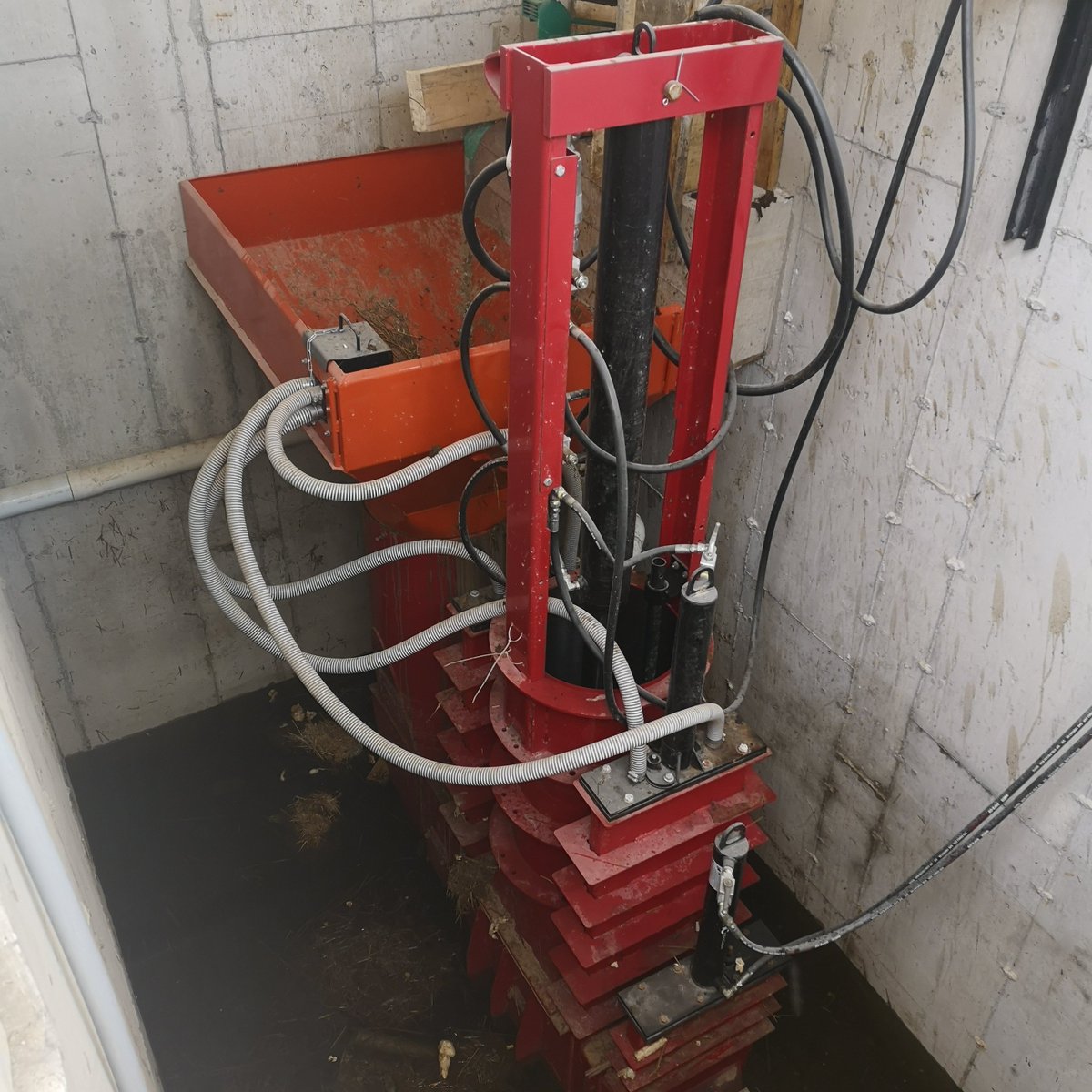 DortmansB's tweet photo. This Valmetal Solid Trans Piston Pump has been installed and is ready for this new entrant to start up in July.
#valmetal #dortmansbros https://t.co/siDqWXi9cq