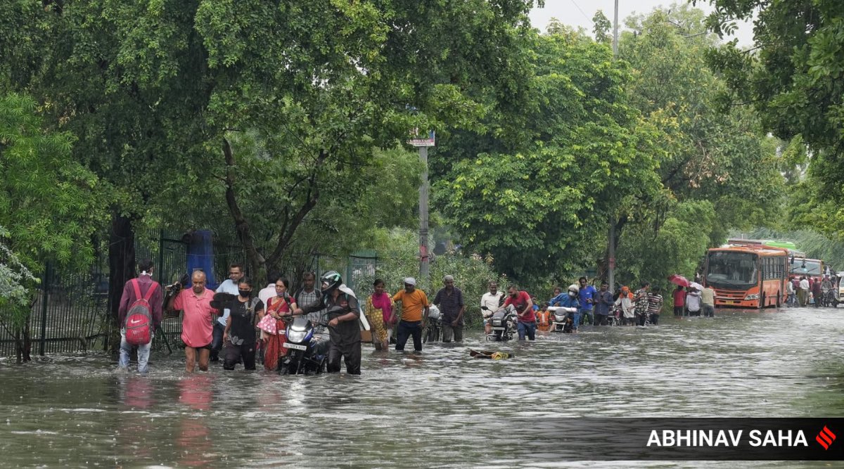 केजरीवाल के World Class Drainage सिस्टम के दावे धरे रह गए... #DelhiRains