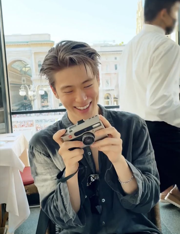 JJ23jm's tweet image. ชอบมากกกกกกชอบตรงนี้มากๆๆๆๆ ความผช.เพอร์เฟคอ่ะ ลุคดูแบบผช.ริชๆเลย ความรวย ความหล่อ สะอาด มาดเท่ห์ ผู้รากมากดี มีเงินมีทอง … เหมือนเกิดบนกองเงินกองทองของจริง !!! ✨ ไม่ไหว เขาอยู่สูงเกินไป

#JAEHYUN