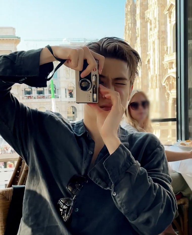 JJ23jm's tweet image. ชอบมากกกกกกชอบตรงนี้มากๆๆๆๆ ความผช.เพอร์เฟคอ่ะ ลุคดูแบบผช.ริชๆเลย ความรวย ความหล่อ สะอาด มาดเท่ห์ ผู้รากมากดี มีเงินมีทอง … เหมือนเกิดบนกองเงินกองทองของจริง !!! ✨ ไม่ไหว เขาอยู่สูงเกินไป

#JAEHYUN