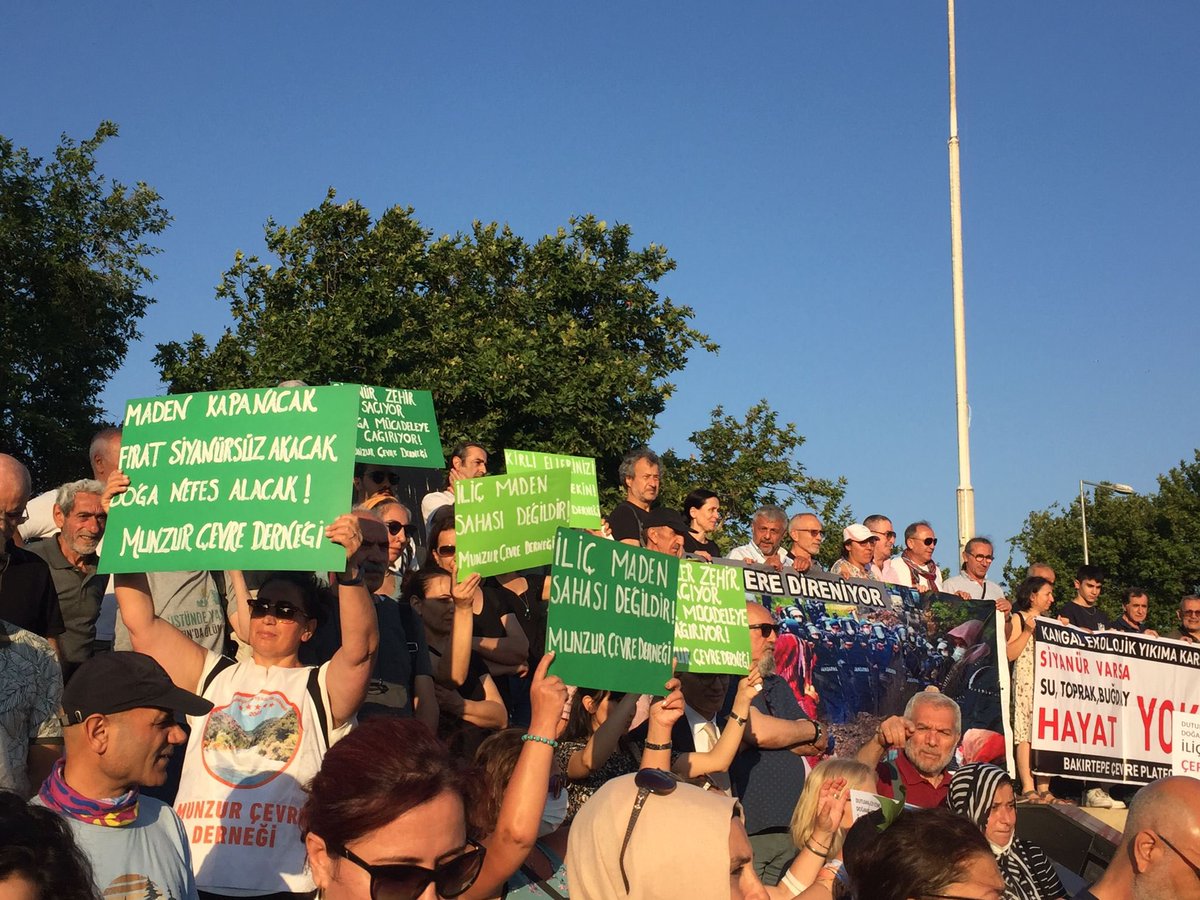 🍃🎙 Ekoloji örgütleri Erzincan #İliç'te yaşanan siyanür felaketinin ardından İstanbul Kadıköy'de bir araya gelerek, madenin kapatılması ve sorumluların yargılanması için çağrı yaptı.

📸 <a href="/munzurcevre2/">Munzur Çevre Derneği</a> 

#FıratAltındanDegerlidir