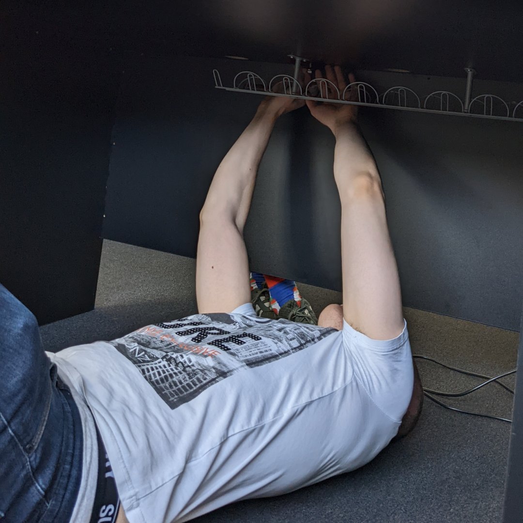 LEsportZ_SH's tweet photo. Rollout zur @gamevention_ in Neumünster: Wir unterstützen den @esportverbandsh bei der Durchführung der Finals der #Landesmeisterschaften mit technischer Ausstattung. Wir freuen uns aufs Wochenende; kommt uns gerne am #EVSH/#LEZSH-Stand oder bei den diversen Panels besuchen! https://t.co/2SG2hwC8Nh