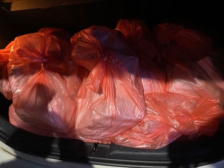 eathappySL's tweet photo. One last meal delivery tonight, making it 700 adult meals and 650 school meals for the day 🧡❤️ https://t.co/h2ciVRZuKU