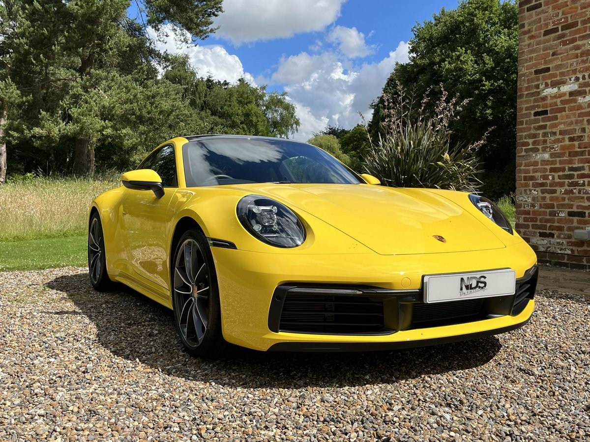 NdsDetailing's tweet photo. I don’t really like yellow cars. This would have to be an exception. Really suits the car.  Stunning ❤️ #porsche #porsche911 https://t.co/cOcwmcoVD1