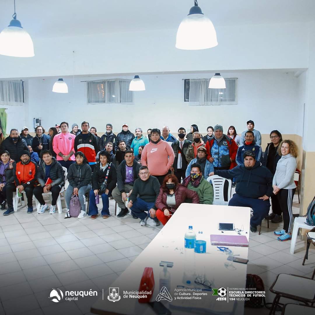 MauSerenelli's tweet photo. CAPACITACIÓN PARA LÍDERES DEPORTIVOS

En el marco de la ordenanza N° 10801, más de 130 líderes durante tres jornadas, asistieron a las  capacitaciones para líderes deportivos de Preparación Física en el Fútbol Infanto Juvenil. https://t.co/6fFDm5Ur7Y