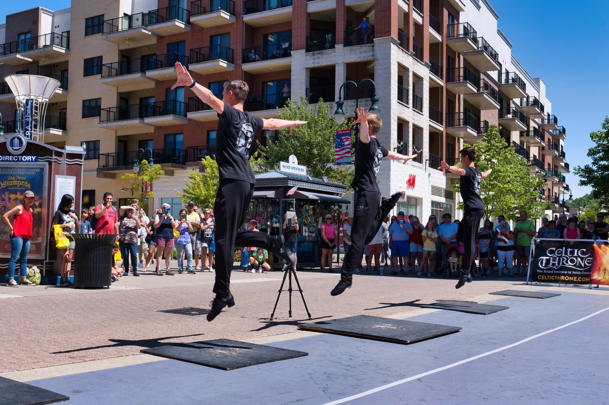 PCG_News's tweet image. Promoting @celtic_throne yesterday at Branson Landing. Performance tonight at @MansionTheatre, Branson, Missouri. celticthrone.com (Photos: Izaak Lorenz)