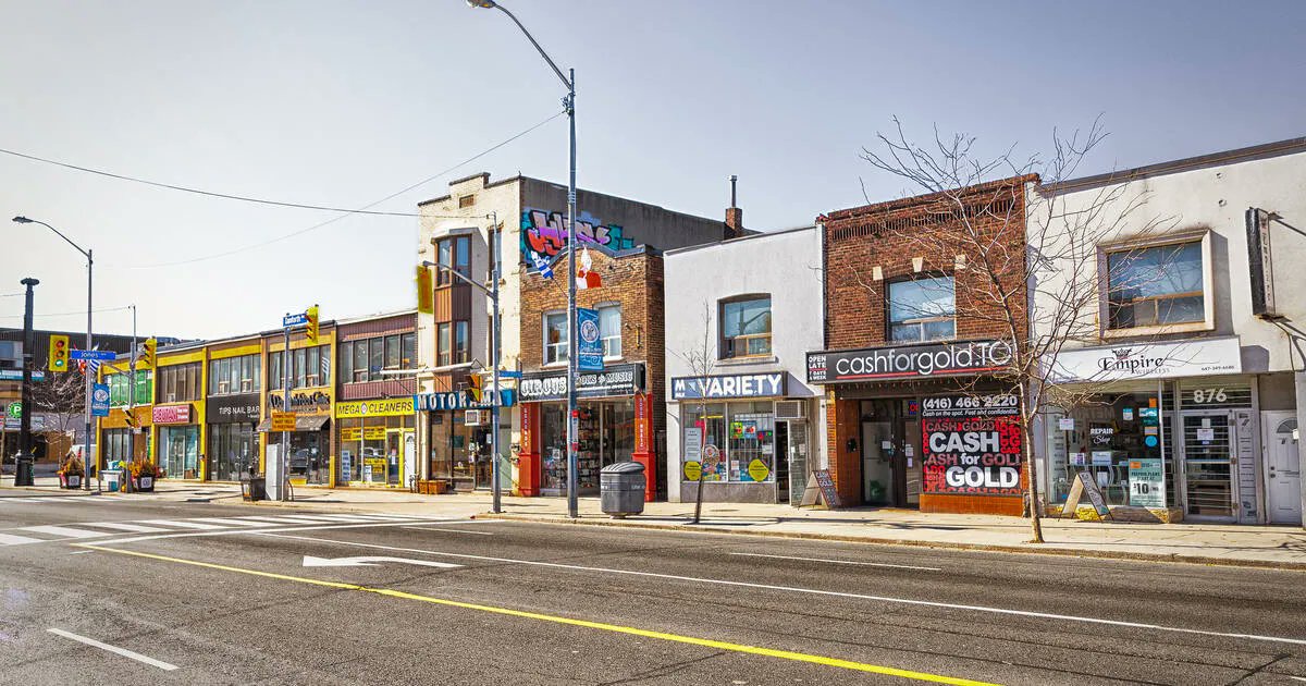 Toronto just protected 225 buildings from redevelopment along Danforth Avenue. buff.ly/3QKinrx