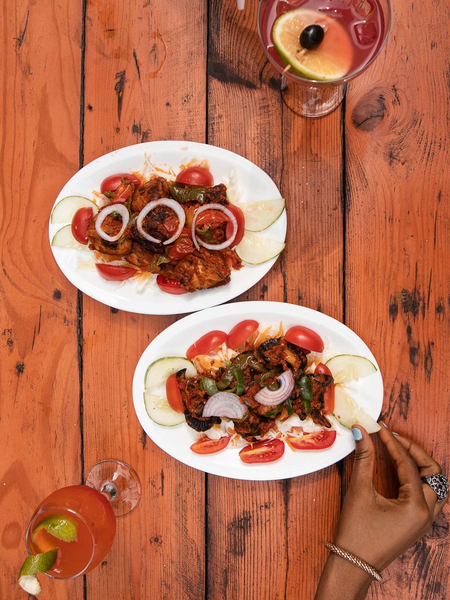 KennysSportBar's tweet photo. Here's a secret,
That your friend who has never missed a game, comes to @KennysSportBar...join them this time, we've got food specials😋
#Enugu https://t.co/p74l9RLyc5