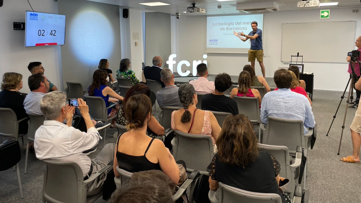 fcri_cat's tweet photo. 🗣️És el torn de Xavier Hernández-Alias, doctorand del @CRGenomica, amb la seva presentació "La biología del metro de Barcelona".
Amgen #TransferCiència #Tresis
cc @AmgenSpain https://t.co/N74KafASou