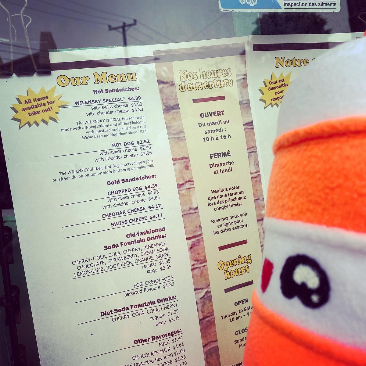 Ponto_mtl's tweet photo. J’ai finalement essayé le mythique sandwich au ballonné de chez Wilensky’s! Qui aurait cru que quelque chose d’aussi simple pouvait être aussi bon! Si vous y allez, vous devez prendre le “spécial” avec un cherry cola bien sûr! 
#montreal #mtleats #mtlfood https://t.co/T0MMDUPn0o