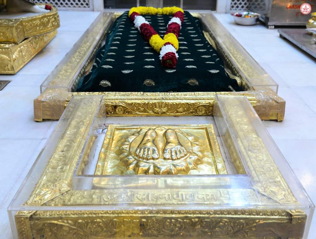 DATTASAITEMPLE's tweet photo. షిర్డీ ధూప హారతి దర్శన్
(30.06.22)గురువారం....
Shirdi dhoop Harathi Darshan(30.06.22) Wednesday
#saibabaofshirdi
#shirdi #shirdisaibaba #shirdisai #shirdidarshan #shirdisaibabatemple #shirdibaba #saibabamessage @DATTASAITEMPLE #twitter #sconcepts @SSSTShirdi https://t.co/zsoRbYQTtq