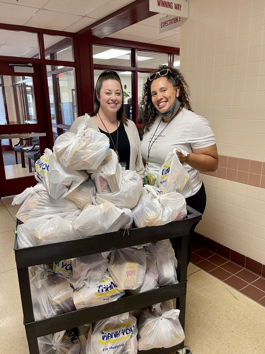 TiffanyLedyard's tweet photo. Thank you Frederick Community Action Agency (FCAA) for supplying weekend backpacks for our FAST community! #leadersofthepack #FCPSFAST https://t.co/I9bflP8gvl