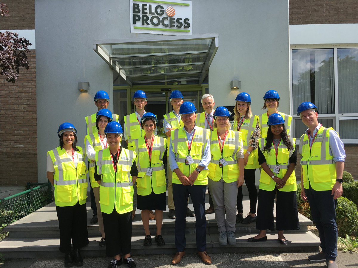 Interessant bezoek met collega’s  van <a href="/MinVWS/">Ministerie van VWS</a> aan @sckcen en @belgoprocess in het kader van leveringszekerheid en toegang tot betaalbare behandelingen met medische isotopen. We spraken ook over nucleaire afvalverwerking. Dank voor de hartelijke ontvangst! <a href="/FANC_AFCN/">AFCN - FANC</a>