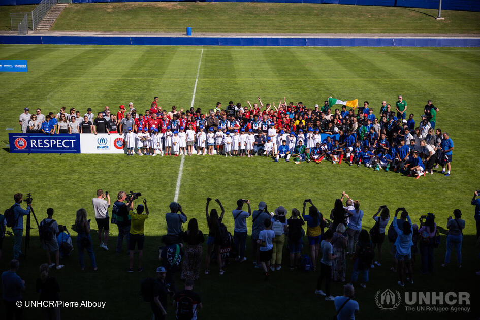 Félicitations à l'équipe de France 🇫🇷 et à tous les participants à la première #UnityEuroCup !

Cette année, le groupe tricolore termine à une belle 4e place 👏.

🏆 Le tournoi réunit des joueurs réfugiés et des communautés hôtes, dans le cadre d'un partenariat <a href="/UEFA/">UEFA</a>-<a href="/Le_HCR/">Le HCR</a>.