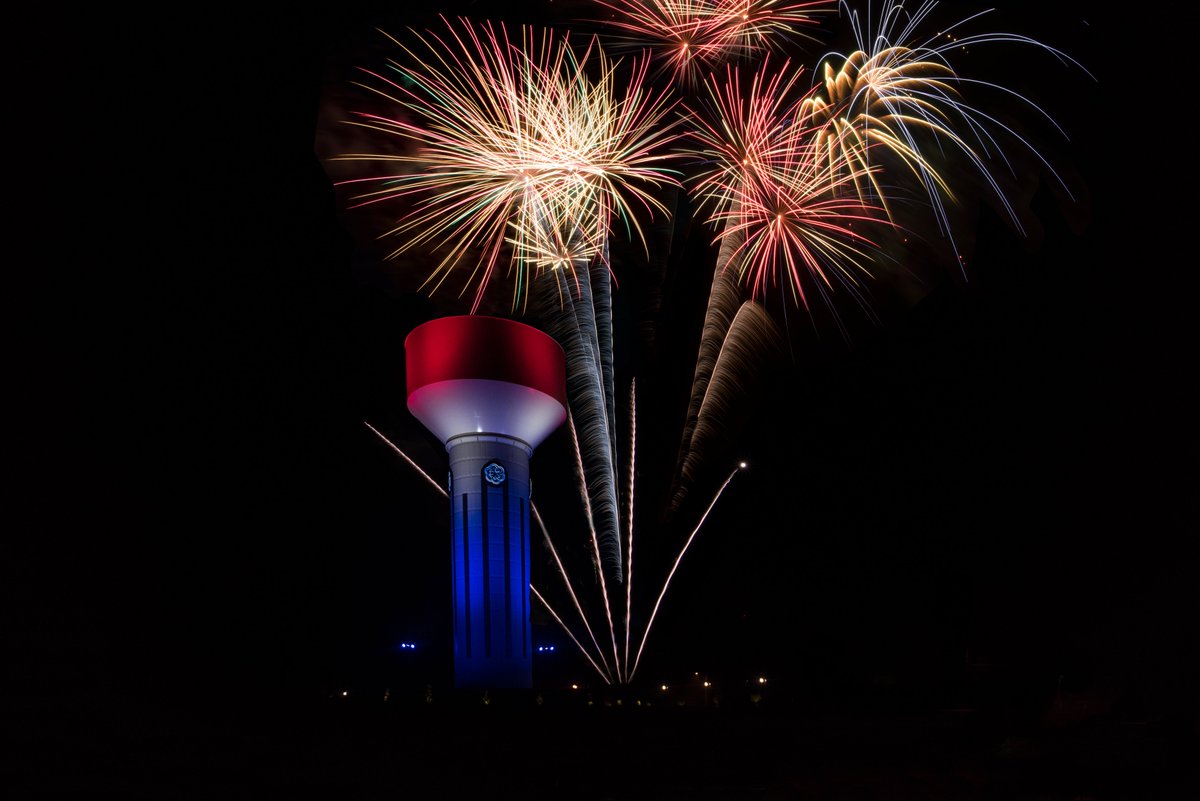 Catch the best fireworks show in town TONIGHT at Red, White &amp; BOOM! 🎆🎆
All the festivities will be taking place in Downtown Rock Hill beginning at 5 PM with fireworks around 9:30 PM. See you in Old Town!