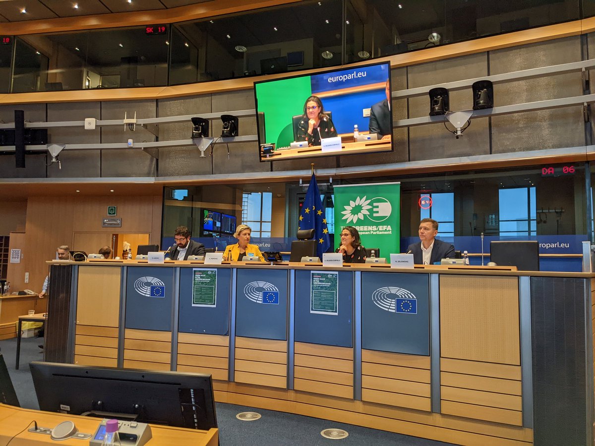 Starting now! 

Dont miss the 2nd panel of the Green Wave in the Western Balkans conference.

On the agenda - challenges and perspectives in the region with <a href="/n_zelenovic/">Nebojša Zelenović</a> <a href="/AmnaPopovac/">Amna Popovac</a> &amp; <a href="/nedavimobgd/">Zeleno-levi front</a>