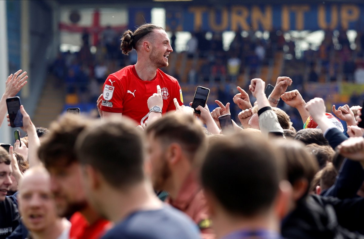 Football League World tweet media