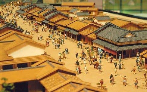 Edoverse projectすげぇなと思った点が何個かあって1つは勿論お金が稼げる事なんだけど,加えて今世の中で起こってる問題を総ナメに解決出来る。私的にいいと思ったのは観光ができるってところかな笑歴史が好きな子とか当時との違いを身に染みることができる。NFTもそろそろって聞いたよ… #江戸バース